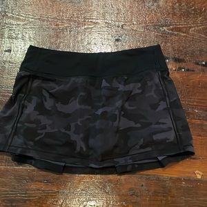 Lululemon size 4 black camo tennis skirt